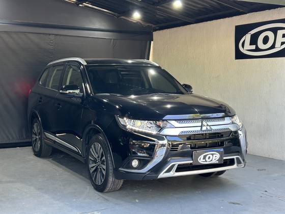 MITSUBISHI OUTLANDER 2.0 MIVEC GASOLINA HPE AUTOMÁTICO MITSUBISHI OUTLANDER 2.0 MIVEC GASOLINA HPE AUTOMÁTICO